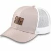 Casquettes DAKINE CROSSING CURVED BILL TRUCKER TAN 22 Marron / Blanc -Bonnets Soldes Boutique 9 107563 crossing curved bill trucker tan 10003726 tan 01
