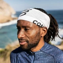 Bandeaux Sport COMPRESSPORT HEADBAND ON/OFF WHITE 22 Blanc -Bonnets Soldes Boutique 9 73101 headband on off white cu00009b 001 03