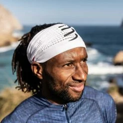 Bandeaux Sport COMPRESSPORT HEADBAND ON/OFF WHITE 22 Blanc -Bonnets Soldes Boutique 9 73101 headband on off white cu00009b 001 04