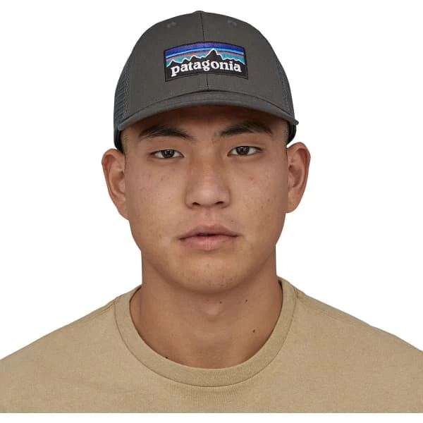 Casquettes PATAGONIA P-6 LOGO LOPRO TRUCKER HAT FORGE GREY 23 Gris 5 Casquettes PATAGONIA P-6 LOGO LOPRO TRUCKER HAT FORGE GREY 23 Gris – Image 3